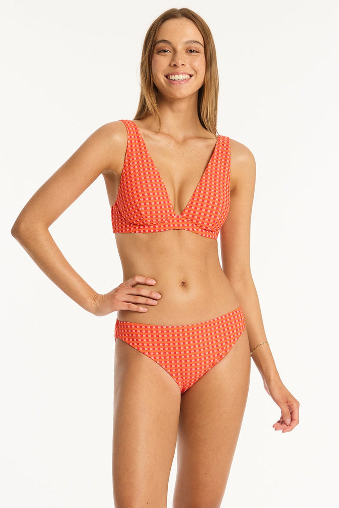 Sea Level Essentials Underwire Twist Front DD/E Bikini Top – Melmira Bra &  Swimsuits