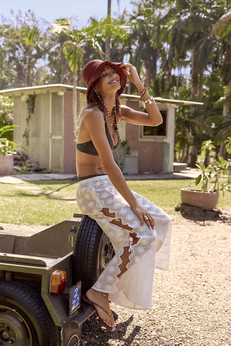 Essentials Edit V Front Mid Pant